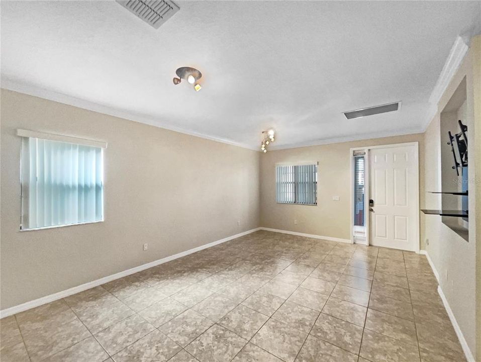 For Sale: $224,000 (3 beds, 2 baths, 1701 Square Feet)