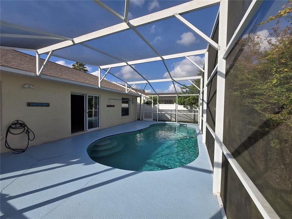 For Rent: $2,000 (3 beds, 2 baths, 1330 Square Feet)