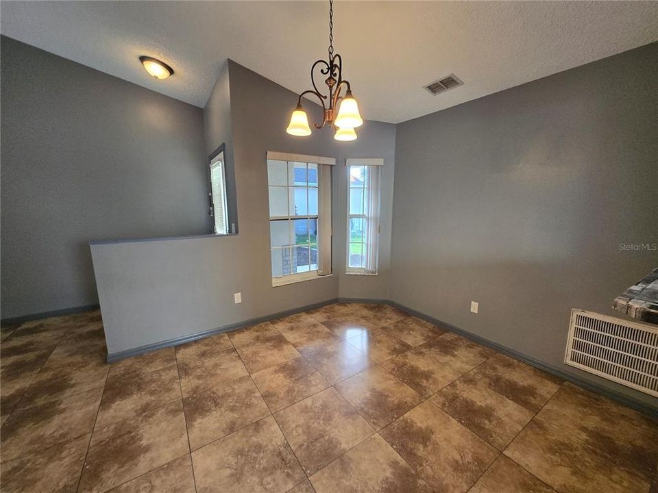 For Rent: $2,000 (3 beds, 2 baths, 1330 Square Feet)