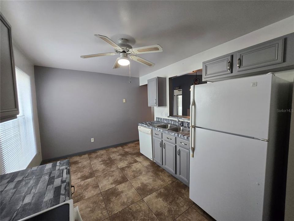 For Rent: $2,000 (3 beds, 2 baths, 1330 Square Feet)