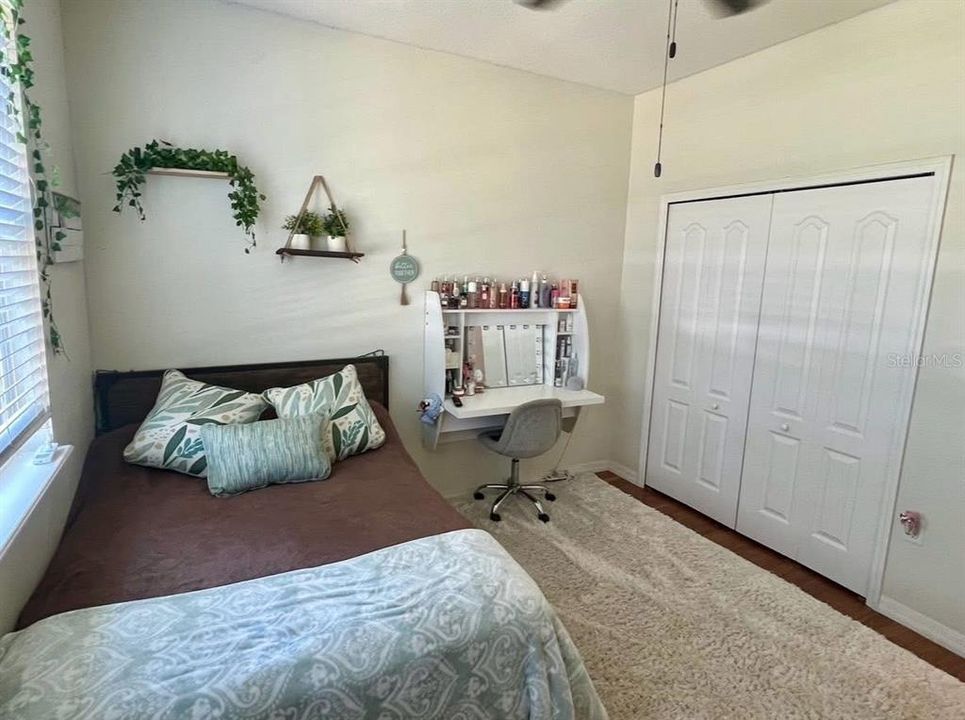 Active With Contract: $350,000 (3 beds, 2 baths, 1952 Square Feet)