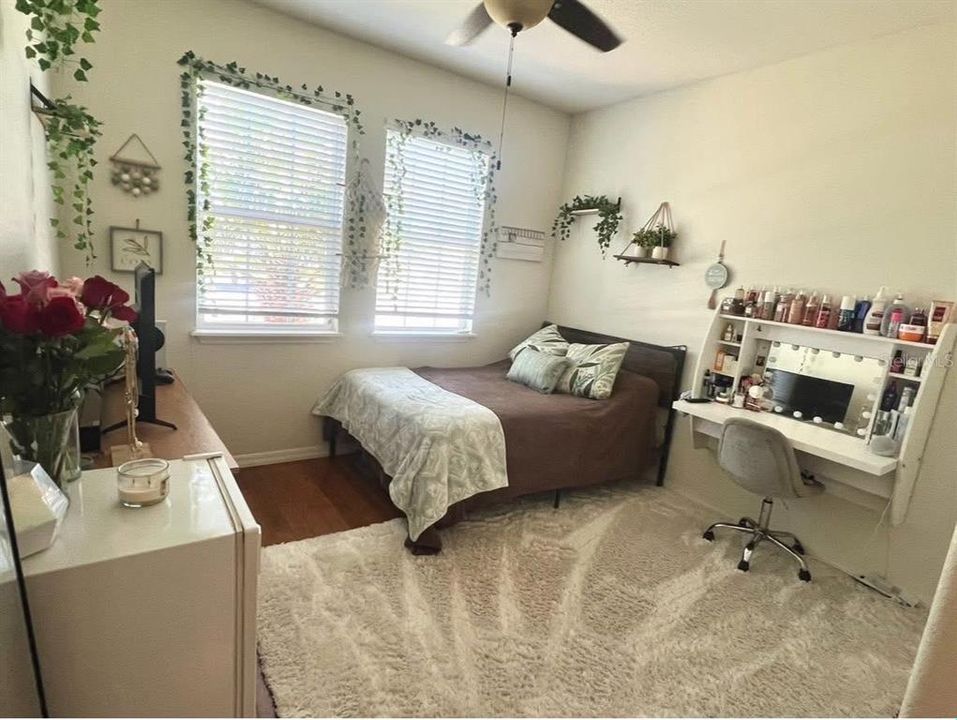 Active With Contract: $350,000 (3 beds, 2 baths, 1952 Square Feet)