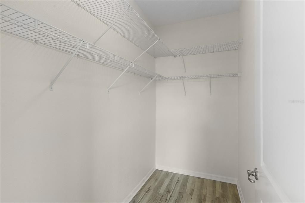 For Sale: $283,000 (3 beds, 2 baths, 1504 Square Feet)