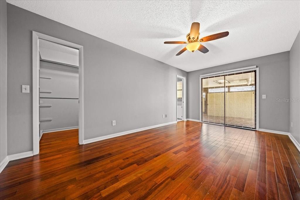 For Sale: $220,000 (2 beds, 2 baths, 1354 Square Feet)