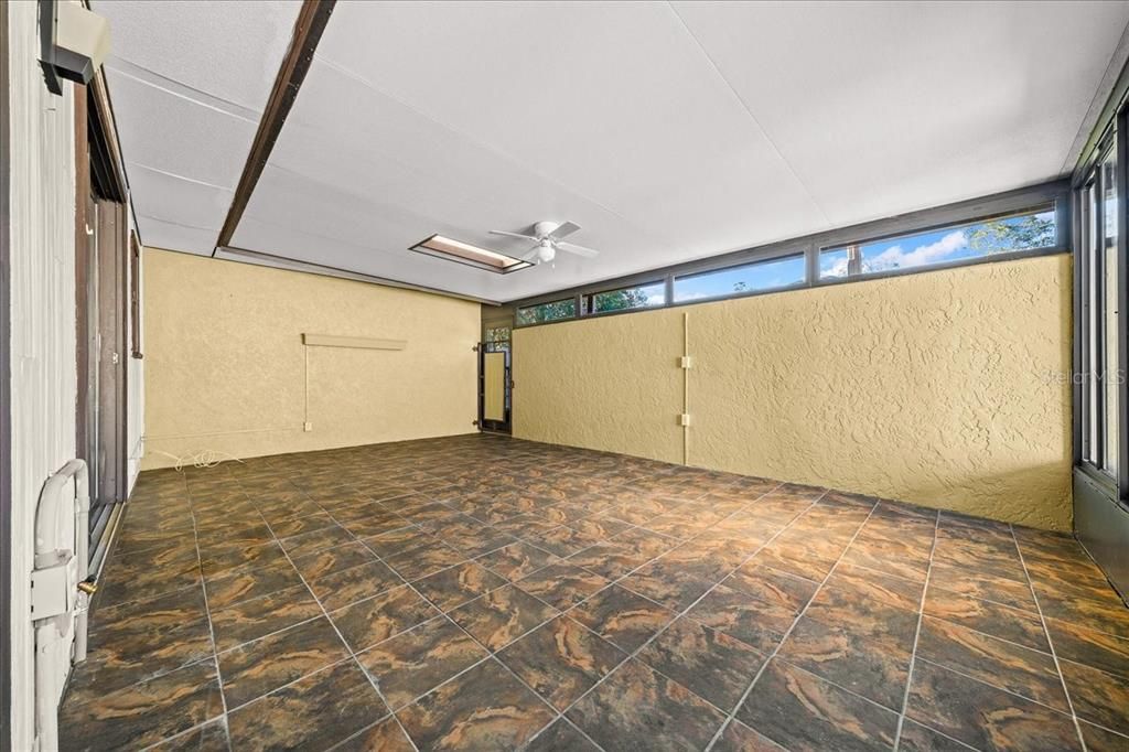 For Sale: $220,000 (2 beds, 2 baths, 1354 Square Feet)