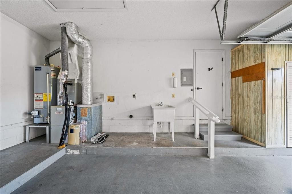 For Sale: $220,000 (2 beds, 2 baths, 1354 Square Feet)