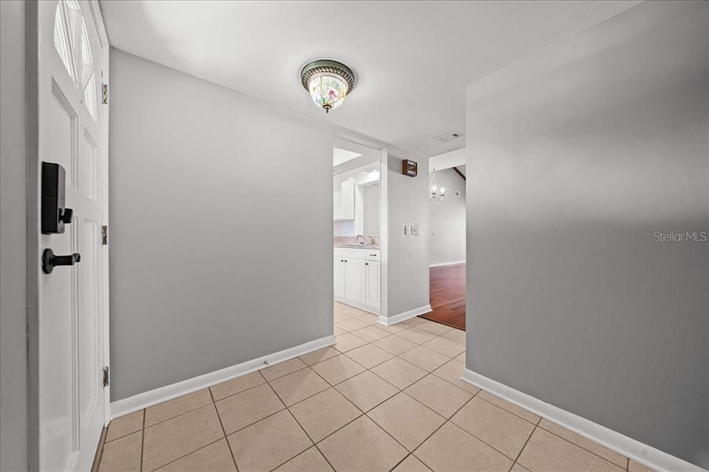 For Sale: $220,000 (2 beds, 2 baths, 1354 Square Feet)