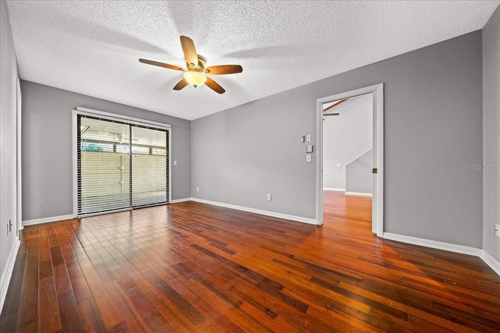 For Sale: $220,000 (2 beds, 2 baths, 1354 Square Feet)