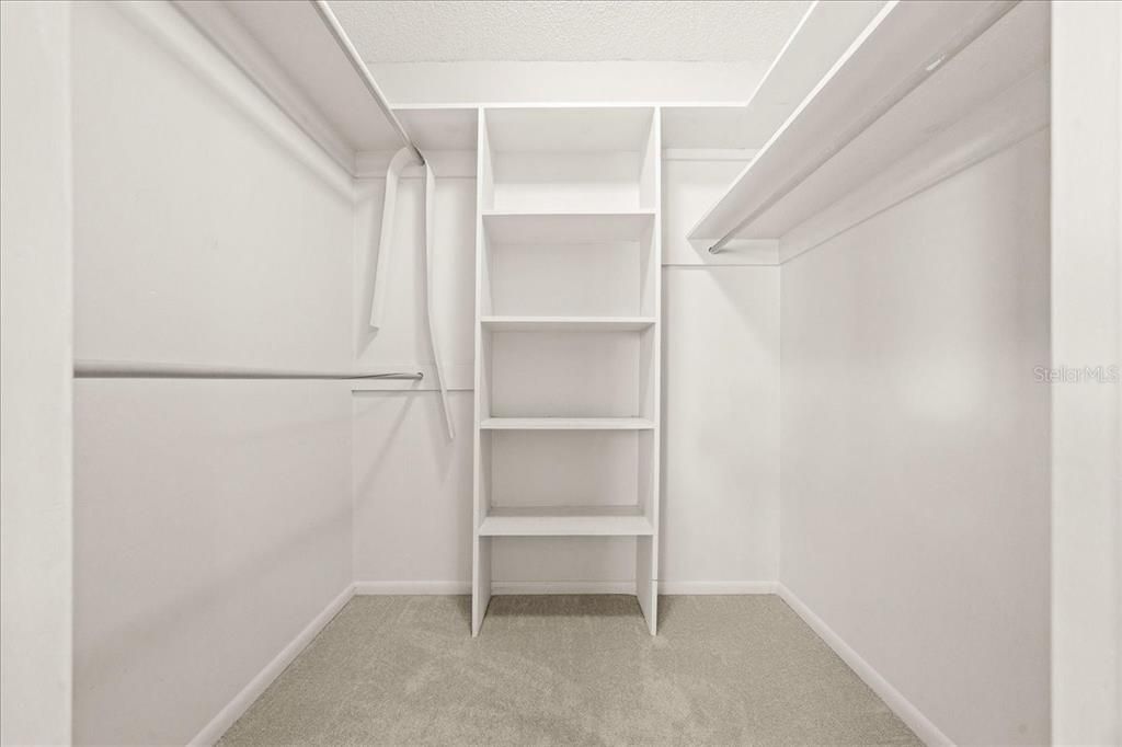 For Sale: $220,000 (2 beds, 2 baths, 1354 Square Feet)