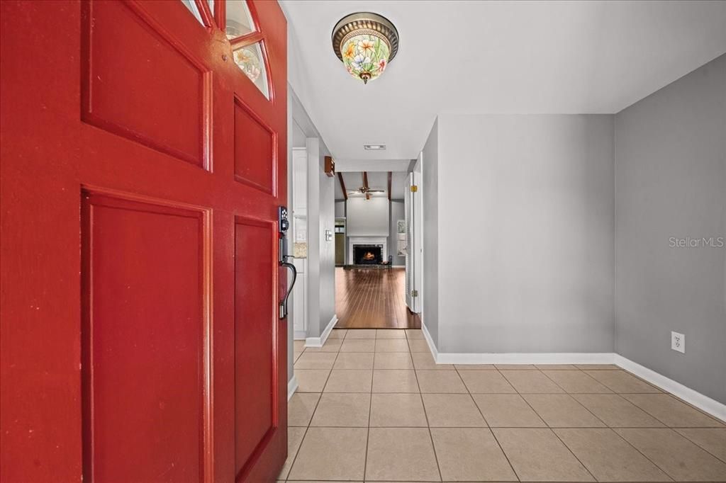 For Sale: $220,000 (2 beds, 2 baths, 1354 Square Feet)