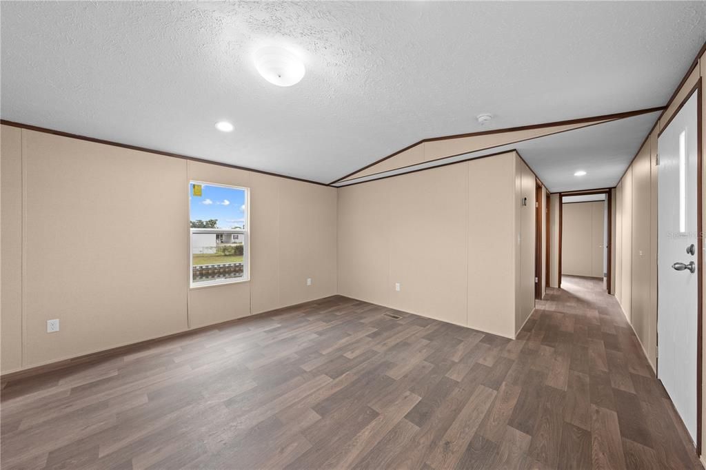 待售: $215,000 (3 贝兹, 2 浴室, 902 平方英尺)