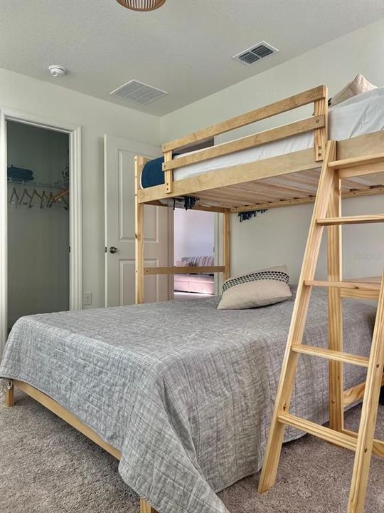 В аренду: $2,500 (3 спален, 2 ванн, 2133 Квадратных фут)