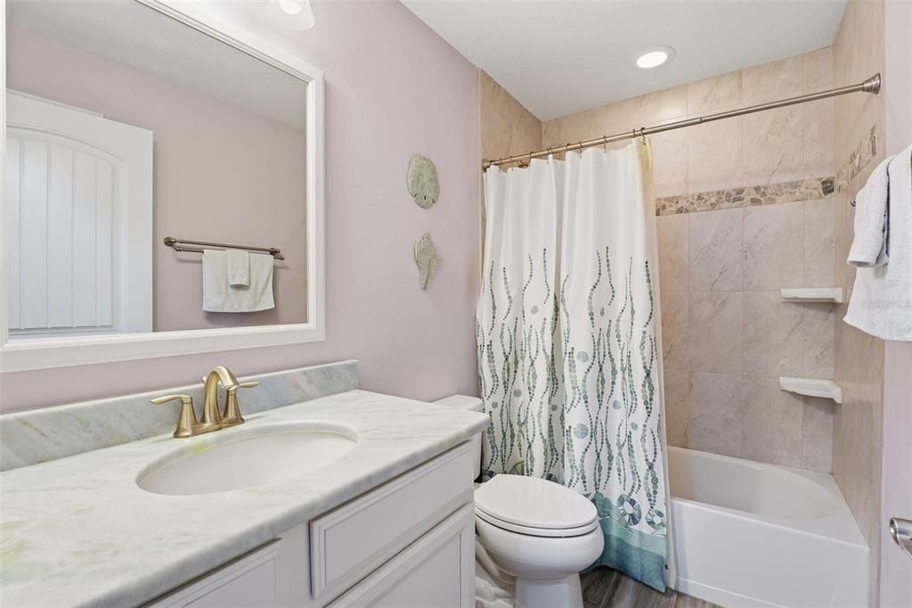 На продажу: $524,900 (5 спален, 3 ванн, 2200 Квадратных фут)