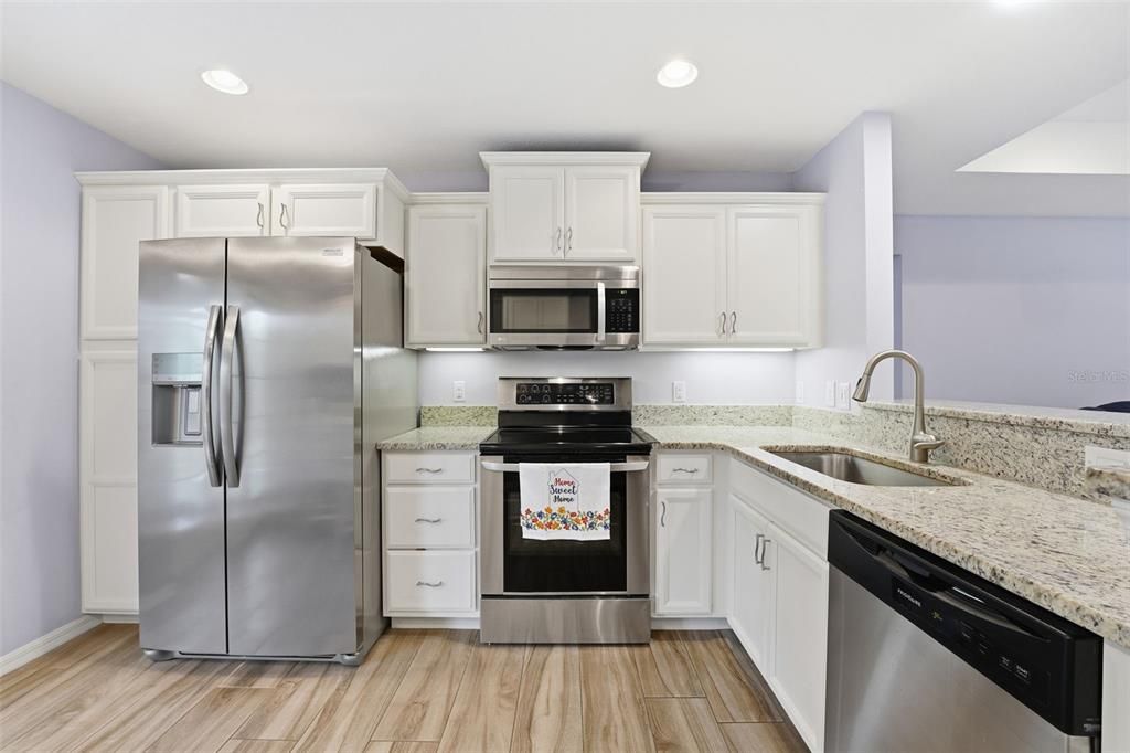 На продажу: $524,900 (5 спален, 3 ванн, 2200 Квадратных фут)