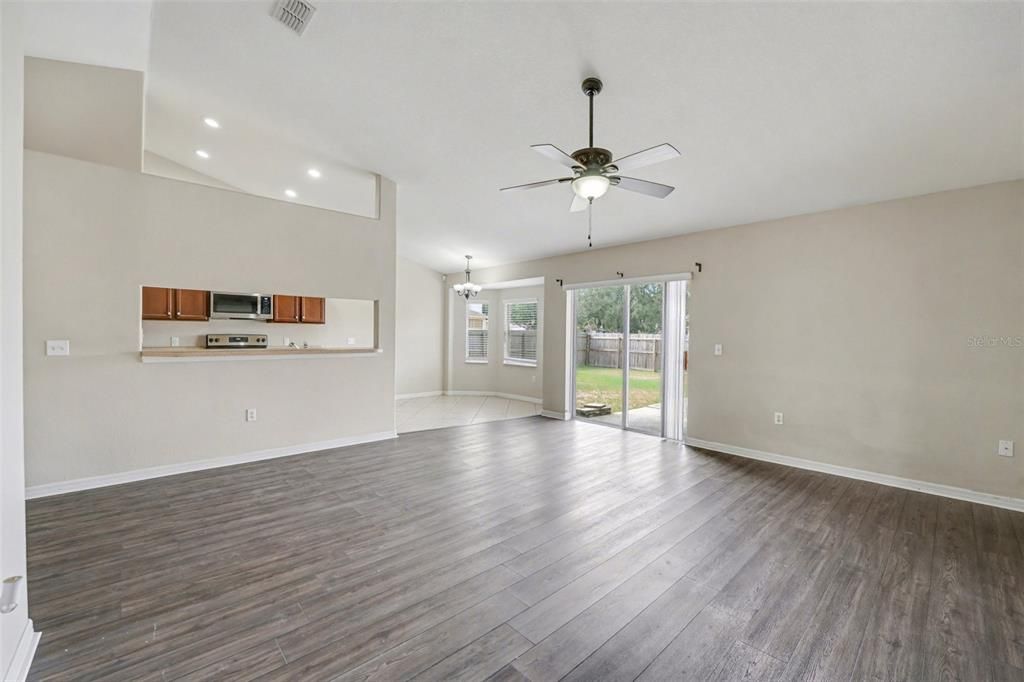 En Renta: $2,000 (4 camas, 2 baños, 1518 Pies cuadrados)