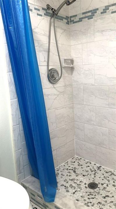 На продажу: $179,900 (2 спален, 2 ванн, 921 Квадратных фут)