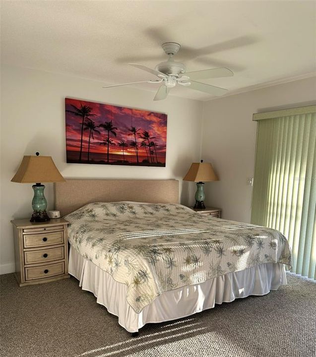 На продажу: $179,900 (2 спален, 2 ванн, 921 Квадратных фут)