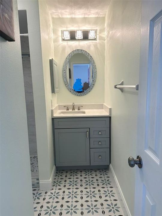 На продажу: $179,900 (2 спален, 2 ванн, 921 Квадратных фут)