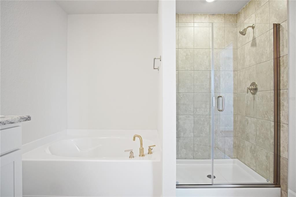 En Renta: $2,350 (4 camas, 2 baños, 2202 Pies cuadrados)