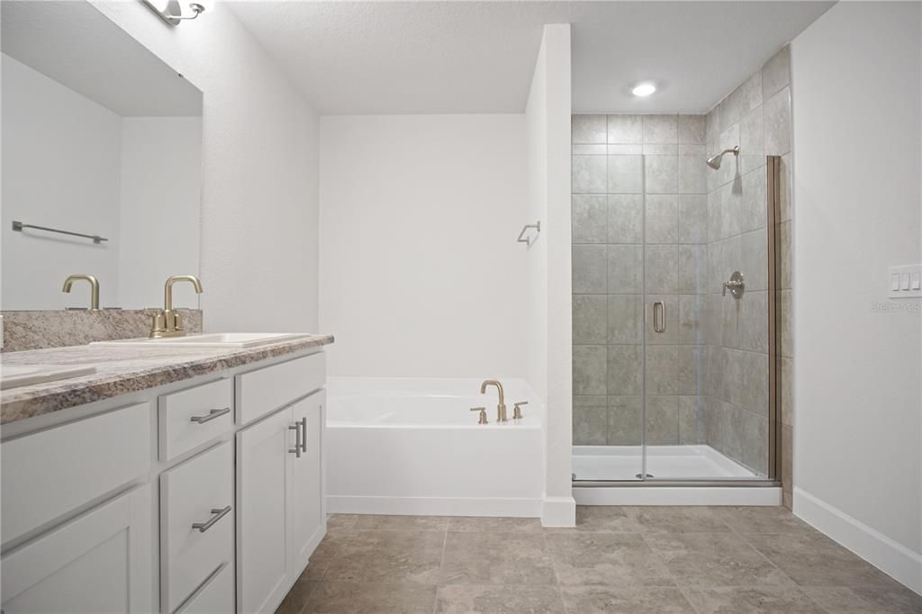 En Renta: $2,350 (4 camas, 2 baños, 2202 Pies cuadrados)