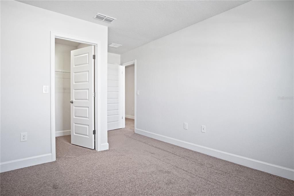 En Renta: $2,350 (4 camas, 2 baños, 2202 Pies cuadrados)