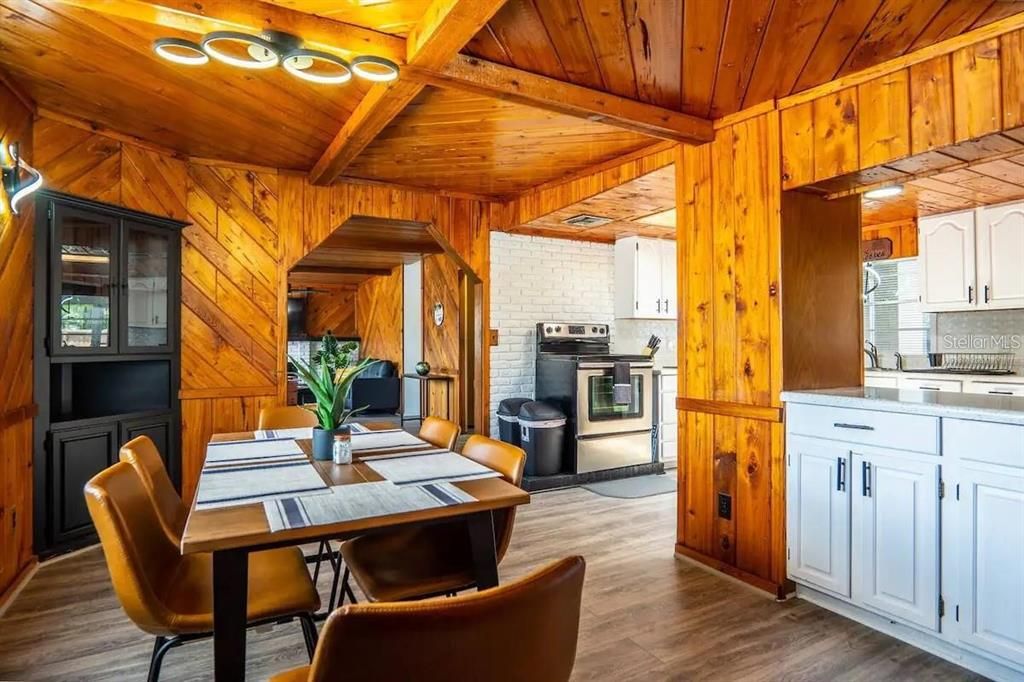 For Rent: $2,800 (3 beds, 1 baths, 1175 Square Feet)