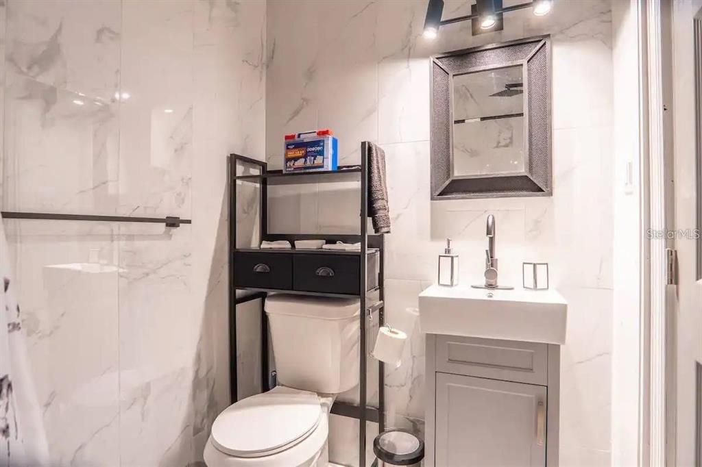 For Rent: $2,800 (3 beds, 1 baths, 1175 Square Feet)