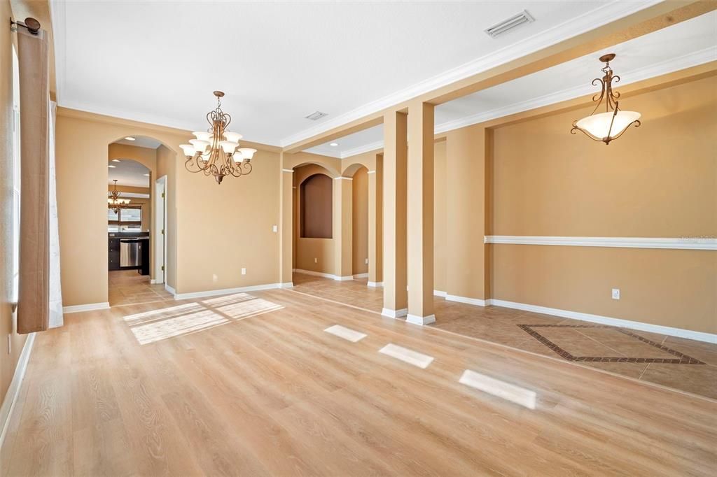 待售: $600,000 (4 贝兹, 2 浴室, 2460 平方英尺)