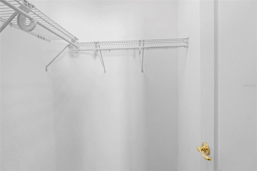 待售: $600,000 (4 贝兹, 2 浴室, 2460 平方英尺)