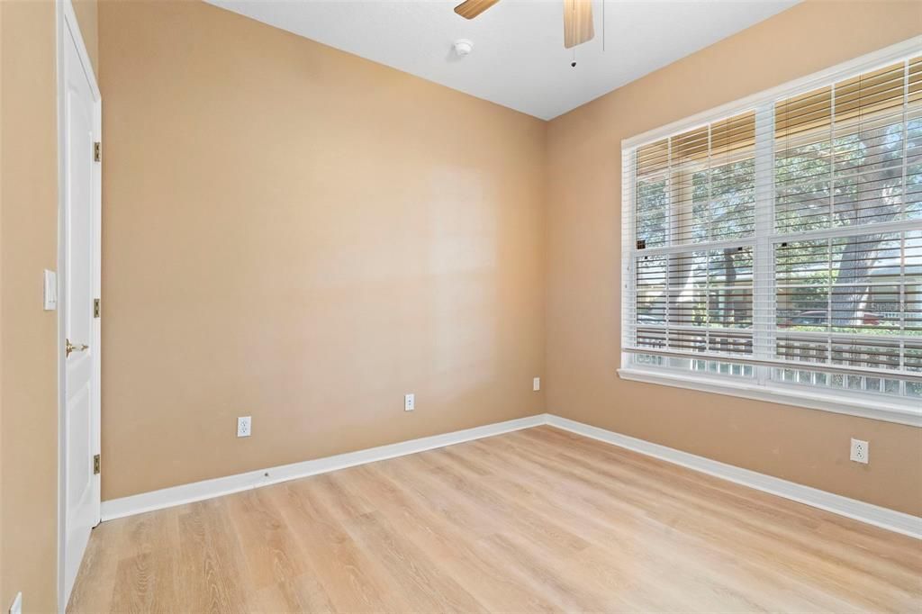 待售: $600,000 (4 贝兹, 2 浴室, 2460 平方英尺)