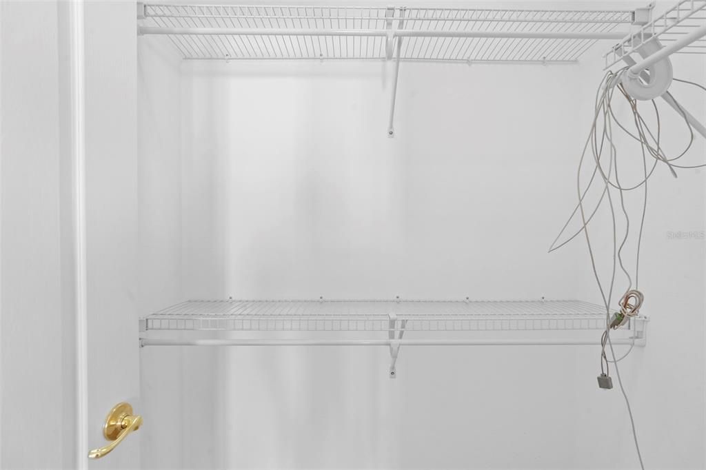 待售: $600,000 (4 贝兹, 2 浴室, 2460 平方英尺)