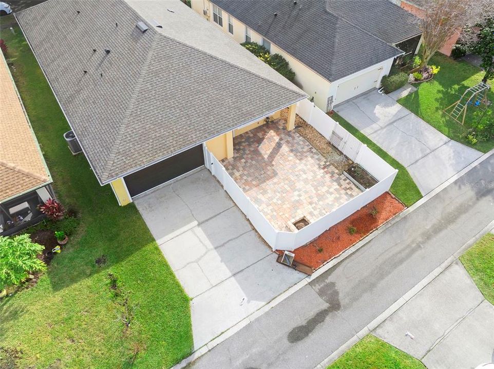 待售: $600,000 (4 贝兹, 2 浴室, 2460 平方英尺)