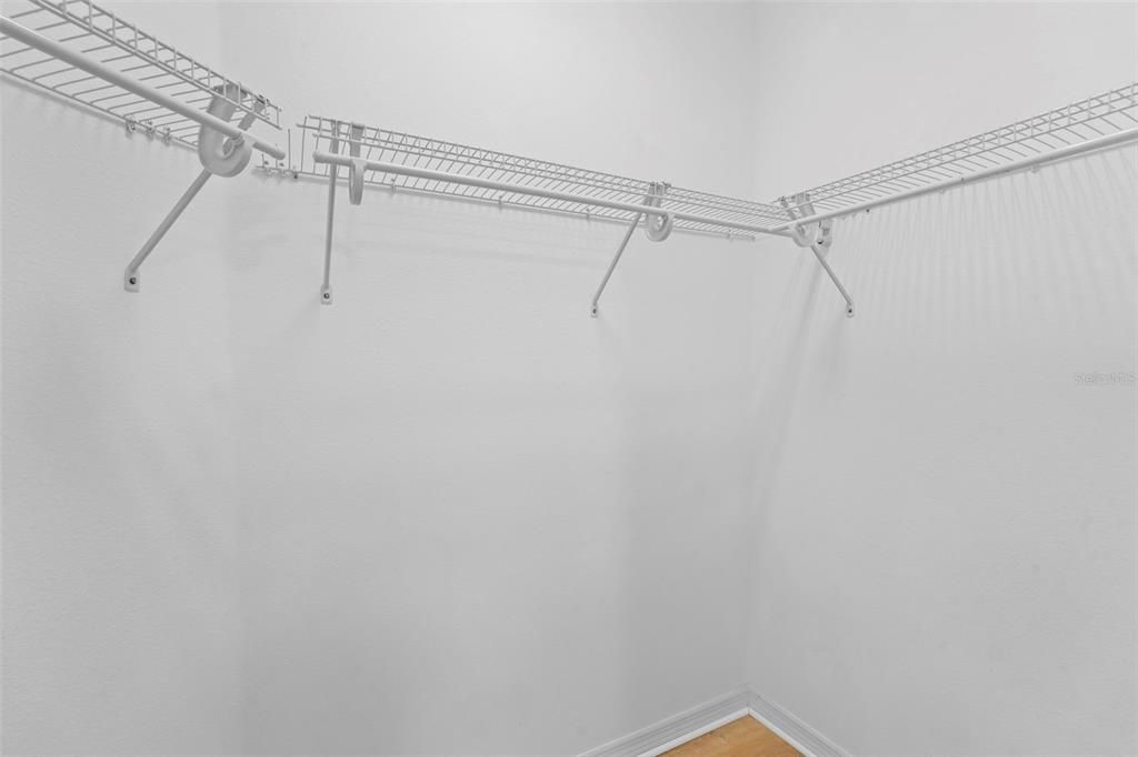 待售: $600,000 (4 贝兹, 2 浴室, 2460 平方英尺)