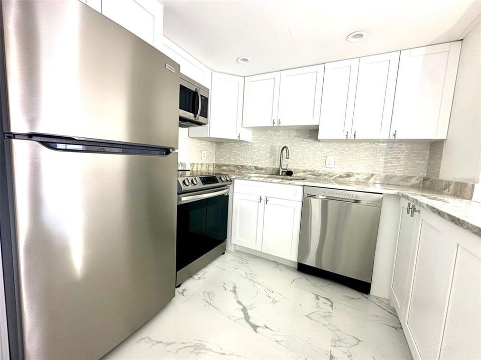 出租: $1,500 (1 贝兹, 1 浴室, 530 平方英尺)