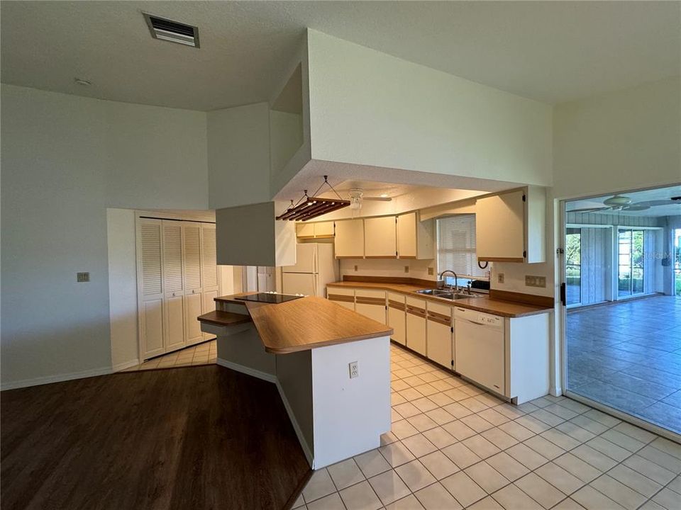 En Renta: $1,695 (3 camas, 2 baños, 2063 Pies cuadrados)