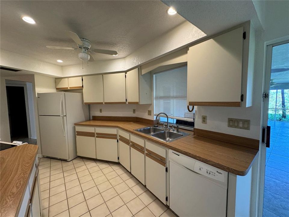 En Renta: $1,695 (3 camas, 2 baños, 2063 Pies cuadrados)