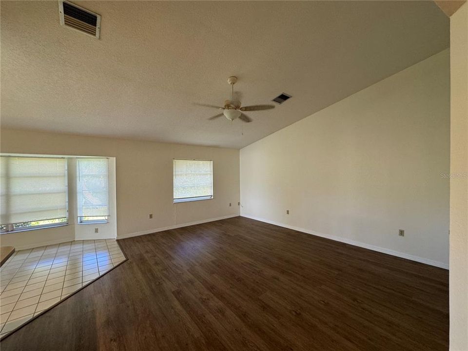 En Renta: $1,695 (3 camas, 2 baños, 2063 Pies cuadrados)