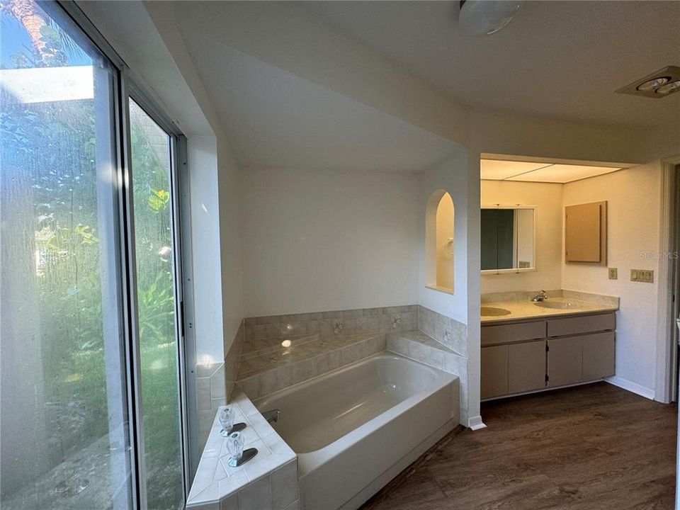 En Renta: $1,695 (3 camas, 2 baños, 2063 Pies cuadrados)