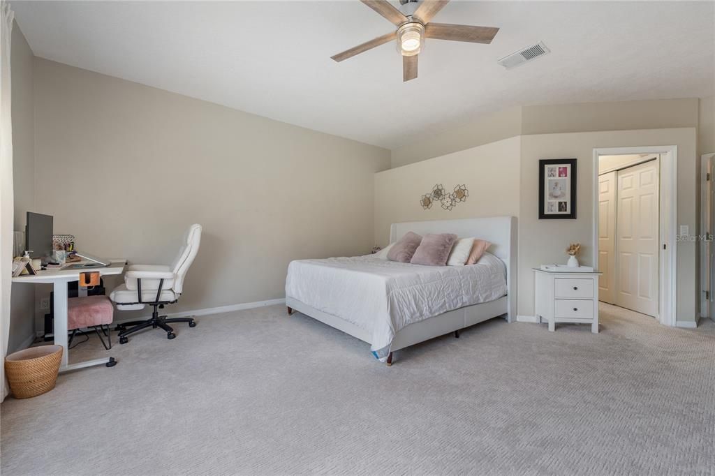 Active With Contract: $539,900 (4 beds, 2 baths, 2829 Square Feet)