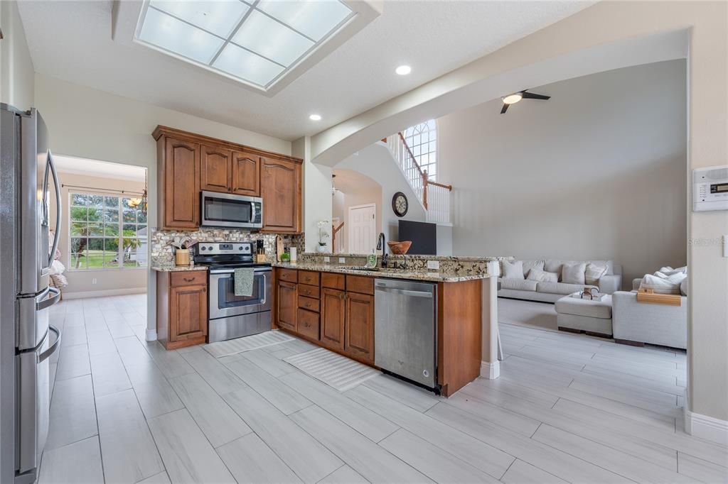 Active With Contract: $539,900 (4 beds, 2 baths, 2829 Square Feet)