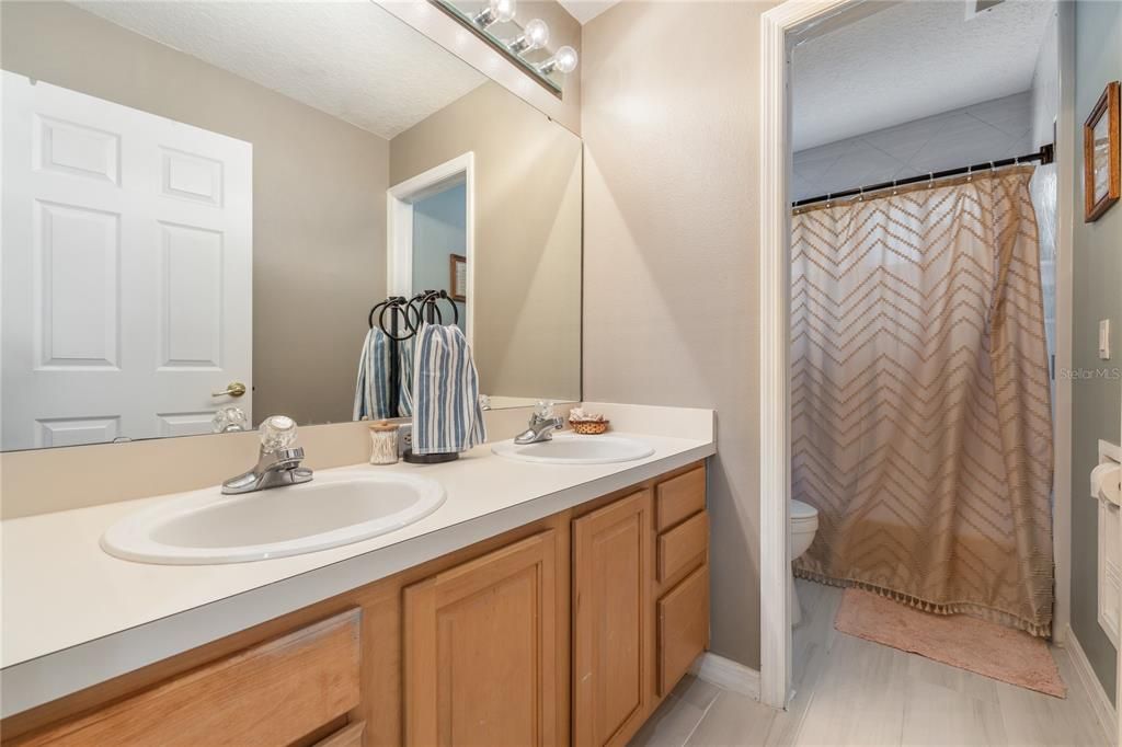 Active With Contract: $539,900 (4 beds, 2 baths, 2829 Square Feet)