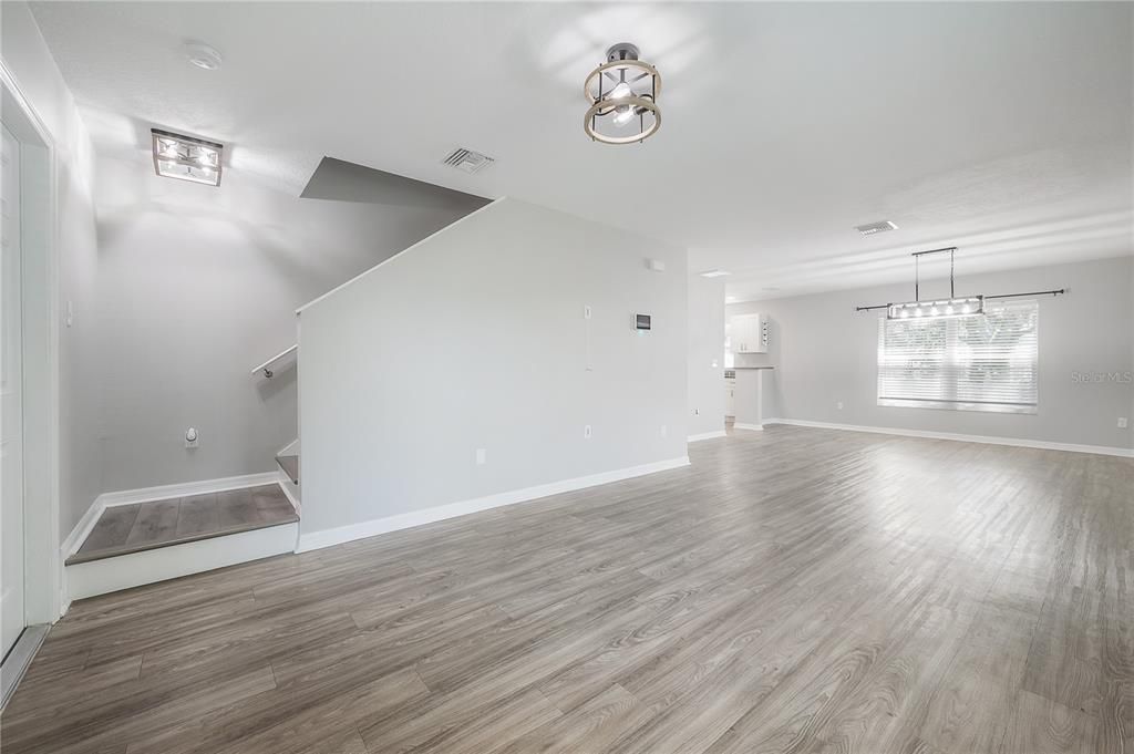 В аренду: $2,900 (4 спален, 3 ванн, 1575 Квадратных фут)