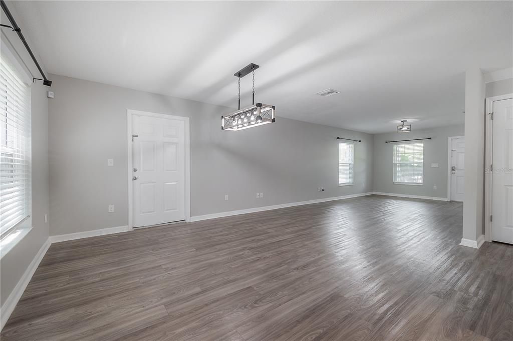 В аренду: $2,900 (4 спален, 3 ванн, 1575 Квадратных фут)