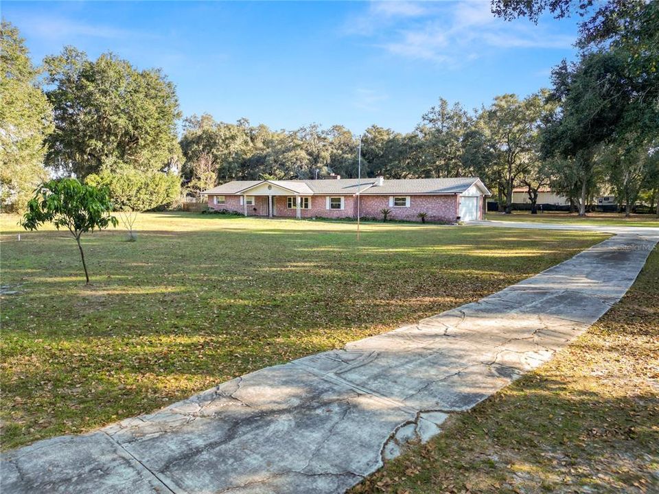 For Sale: $520,000 (3 beds, 3 baths, 2112 Square Feet)