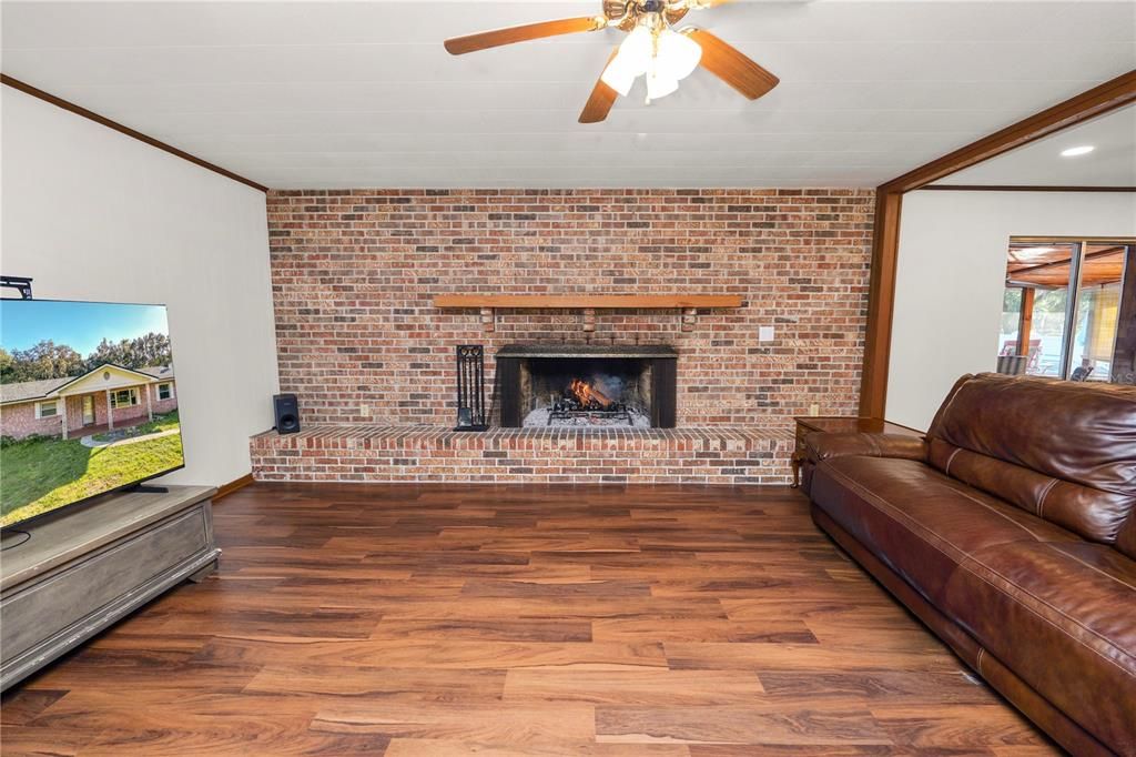 For Sale: $520,000 (3 beds, 3 baths, 2112 Square Feet)