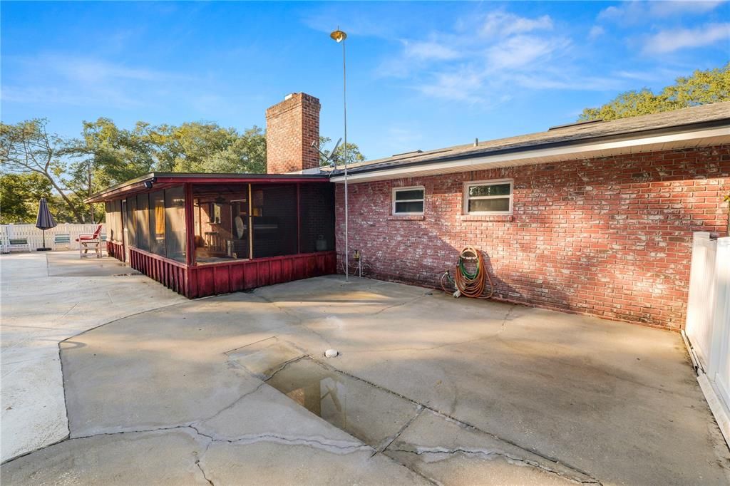 For Sale: $520,000 (3 beds, 3 baths, 2112 Square Feet)