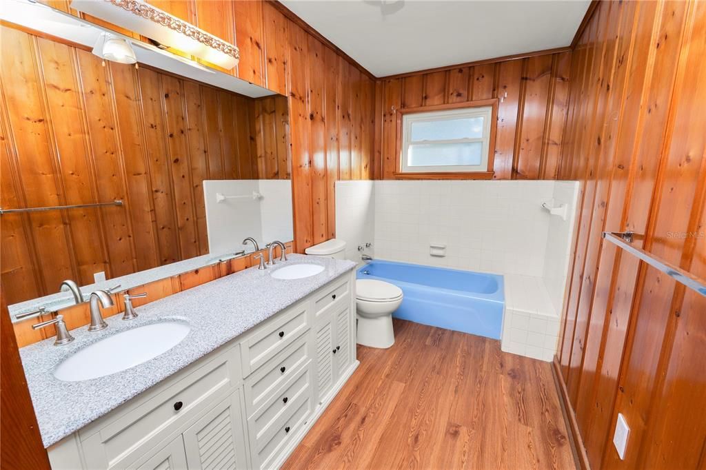 For Sale: $520,000 (3 beds, 3 baths, 2112 Square Feet)