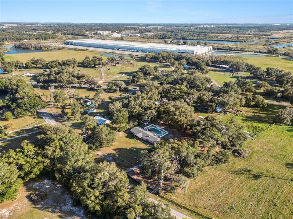 For Sale: $520,000 (3 beds, 3 baths, 2112 Square Feet)