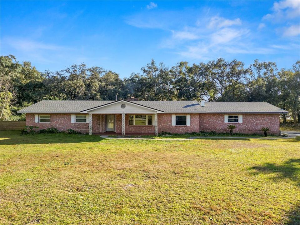 For Sale: $520,000 (3 beds, 3 baths, 2112 Square Feet)