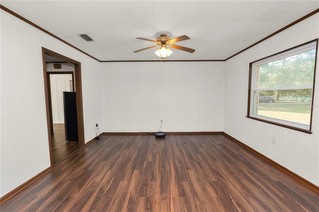 For Sale: $520,000 (3 beds, 3 baths, 2112 Square Feet)